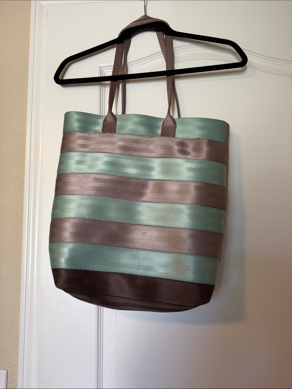 Harveys seat belt Striped Mint and Taupe Tote Bag see measurements in pictures - Picture 2 of 8